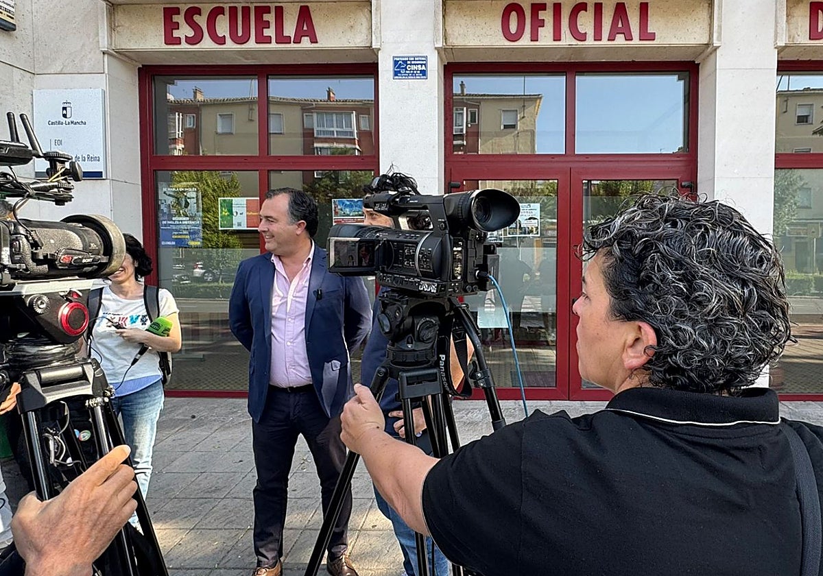 Vox Castilla-La Mancha presenta una iniciativa para pedir a la Junta «frenar los recortes» en los ayuntamientos con EOI