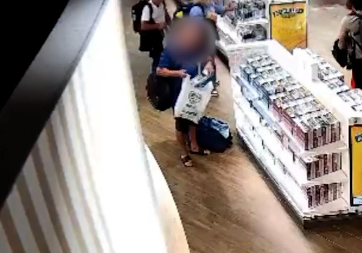 Cae un grupo de ladrones de aeropuerto que había robado más de 272.000 euros en perfumes y cosméticos