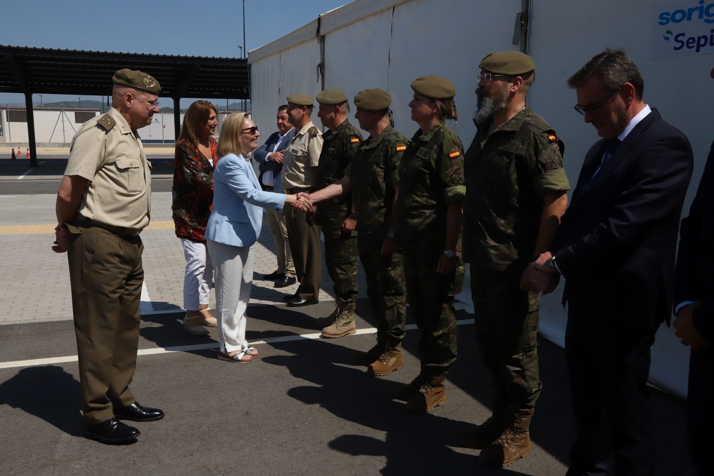 Las imágenes de la entrega de la urbanización de la Base Logística del Ejército en Córdoba