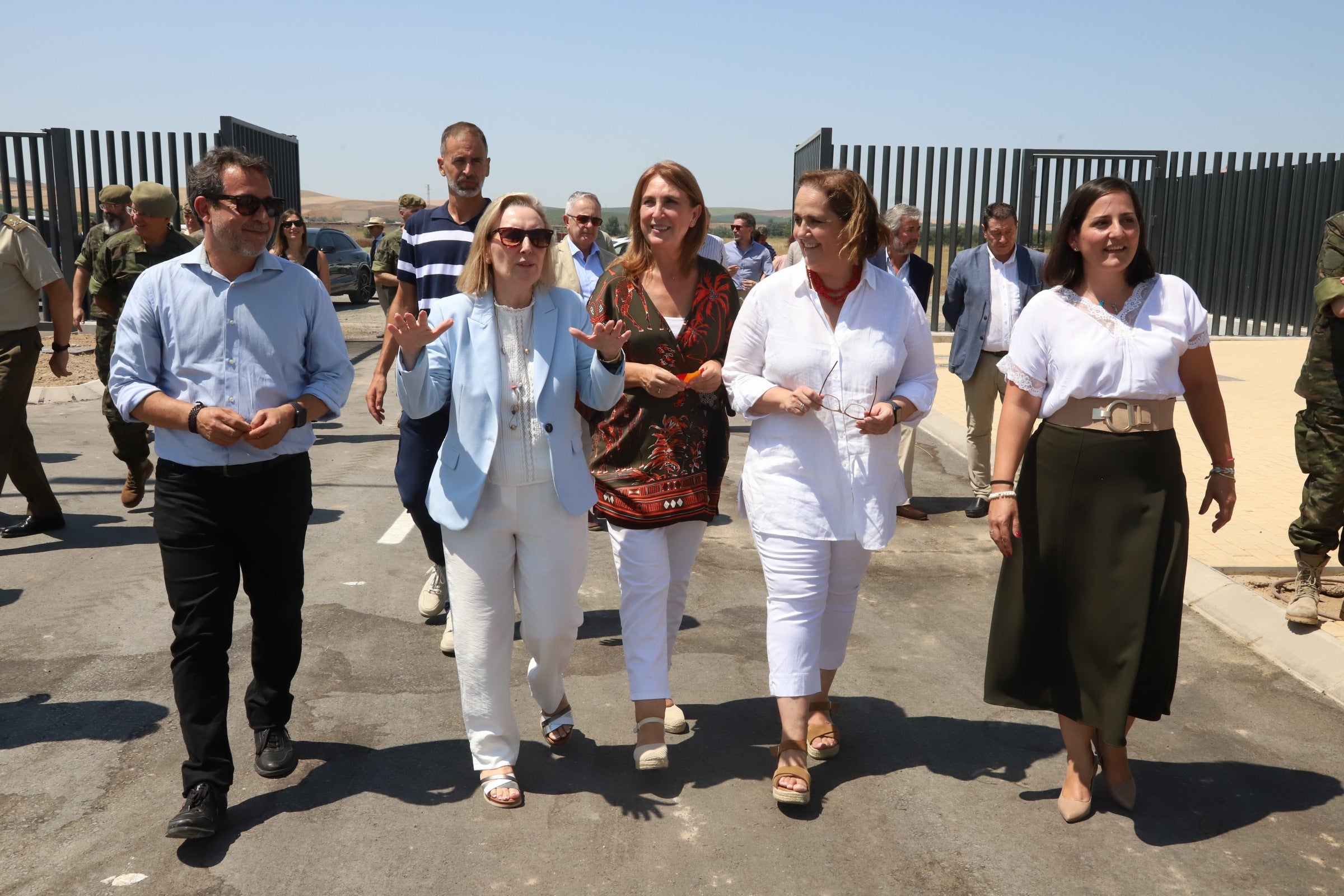 Las imágenes de la entrega de la urbanización de la Base Logística del Ejército en Córdoba