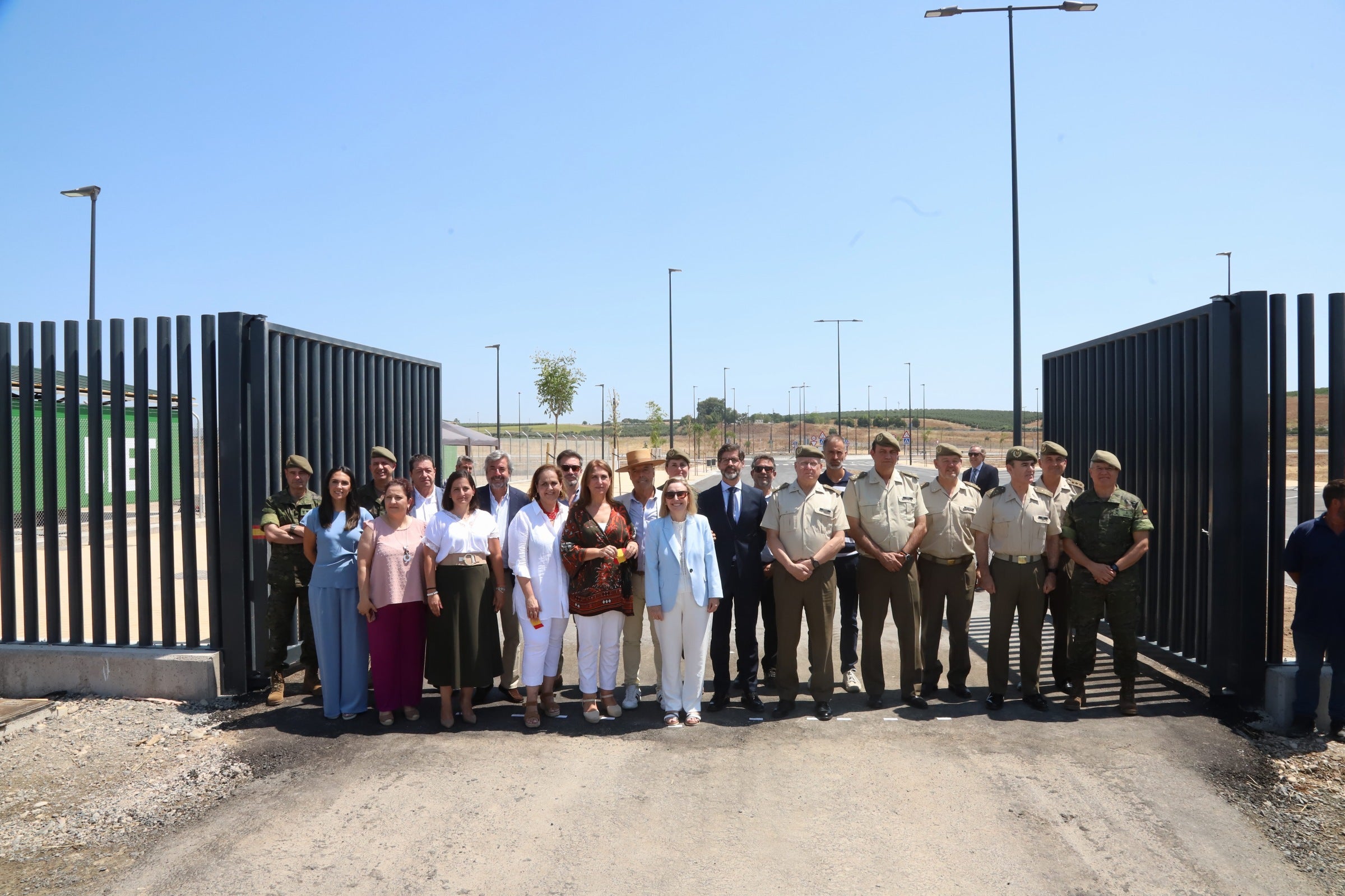 Las imágenes de la entrega de la urbanización de la Base Logística del Ejército en Córdoba