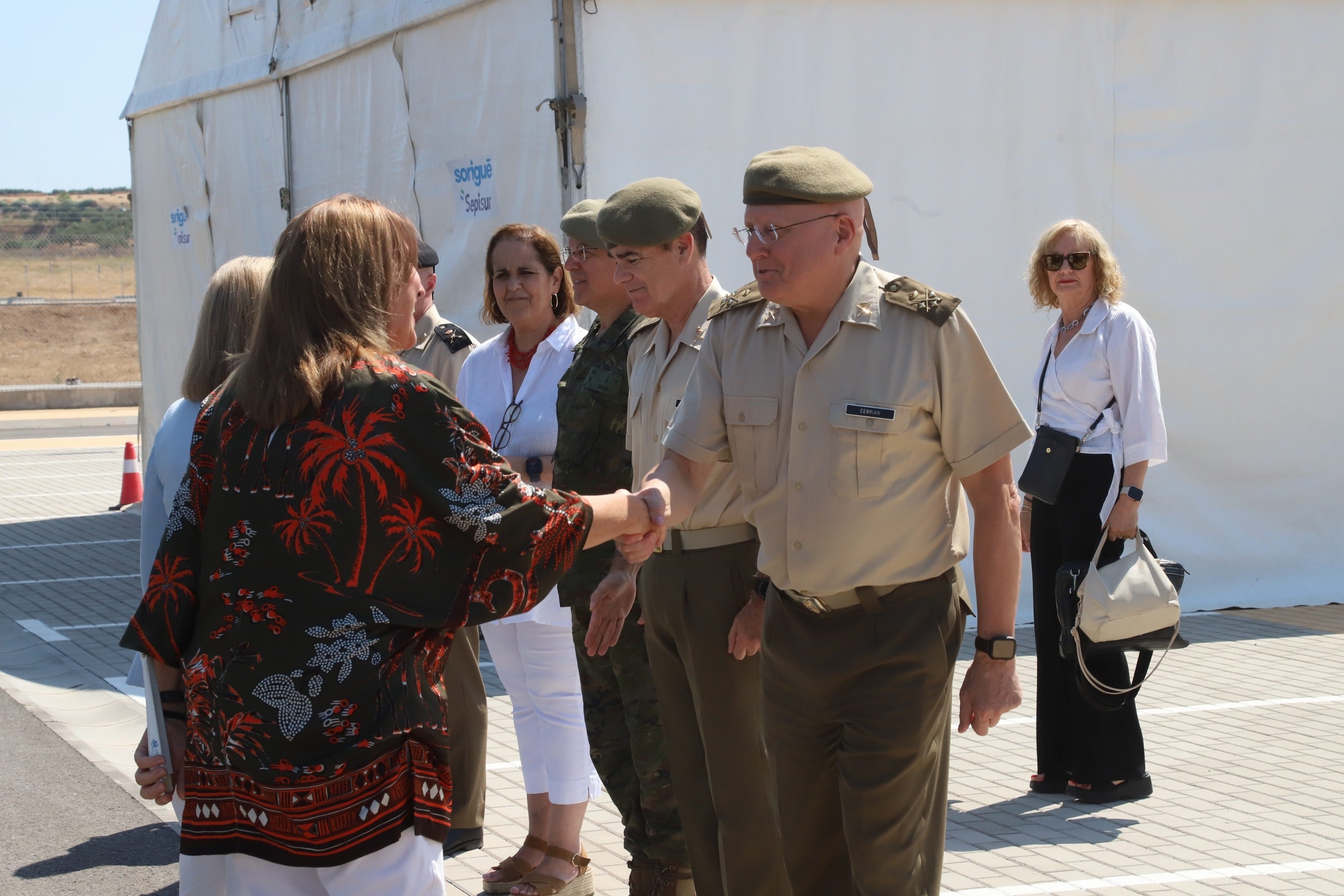 Las imágenes de la entrega de la urbanización de la Base Logística del Ejército en Córdoba