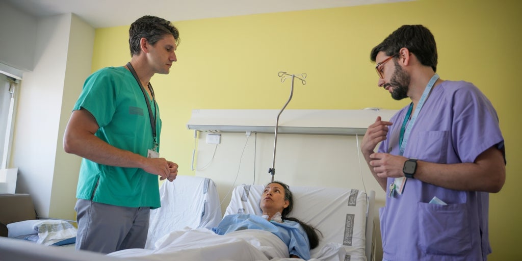 Un hospital de Valencia opera el corazón de una paciente con solo cuatro incisiones: «Volvió a casa en días«