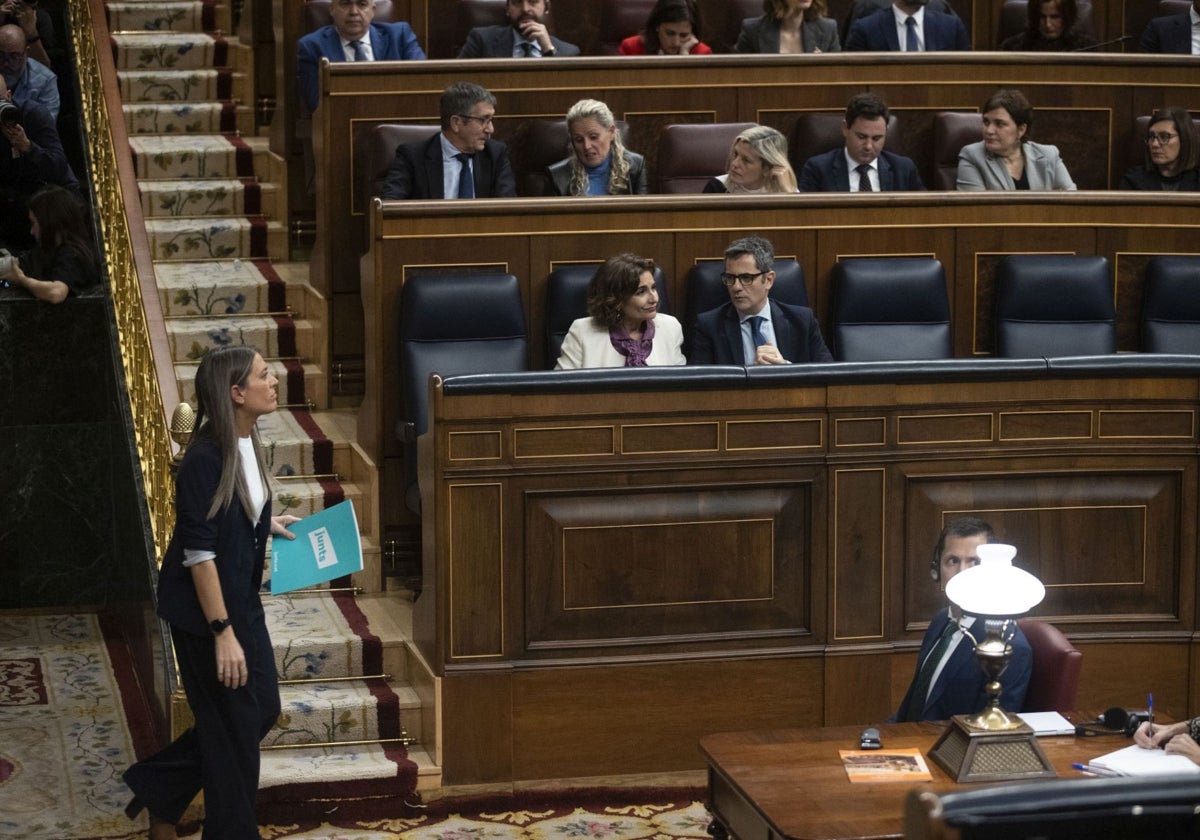 Bolaños negocia 'in extremis' con Junts su ley contra los jueces