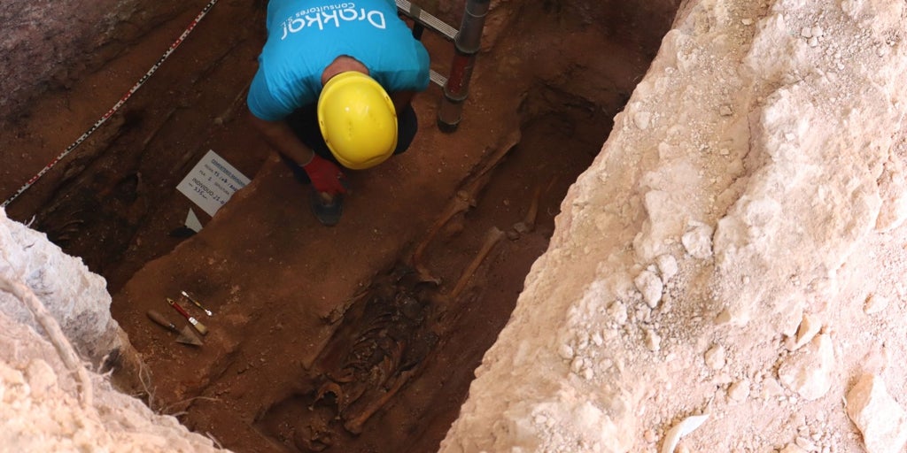 Memoria Democrática: Los investigadores prevén recuperar 140 cuerpos en ocho nuevas fosas en el cementerio de Manzanares (Ciudad Real)