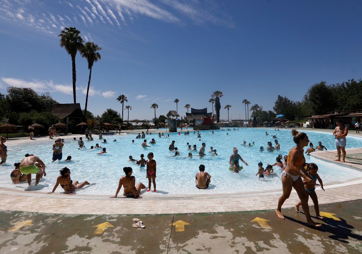 Una de las piscinas disponibles en el parque acuático Aquasierra