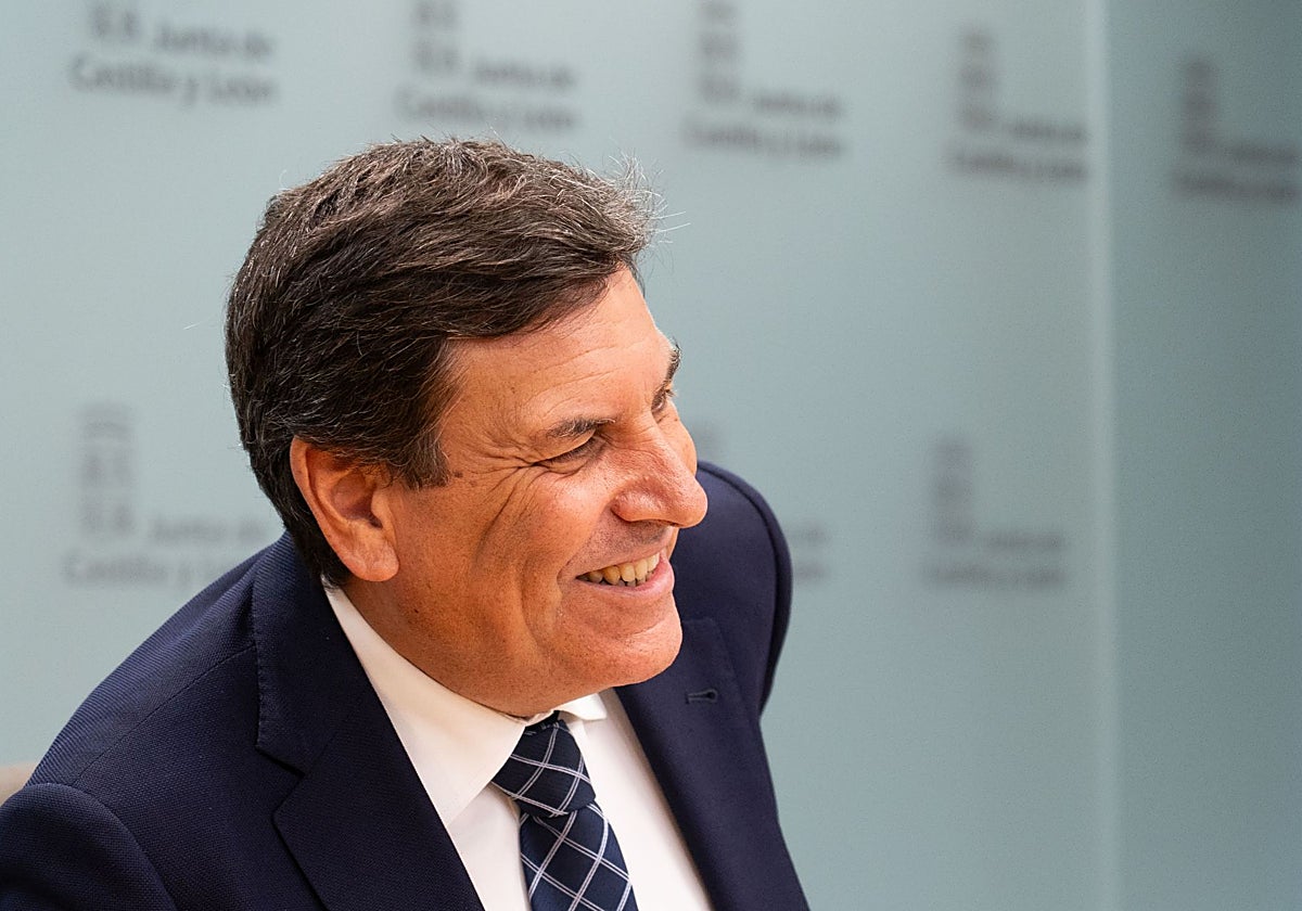 El portavoz de la junta y consejero de Economía, Carlos Fernández Carriedo