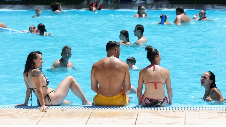 Piscinas en Córdoba con pase de día para darse un chapuzón este verano