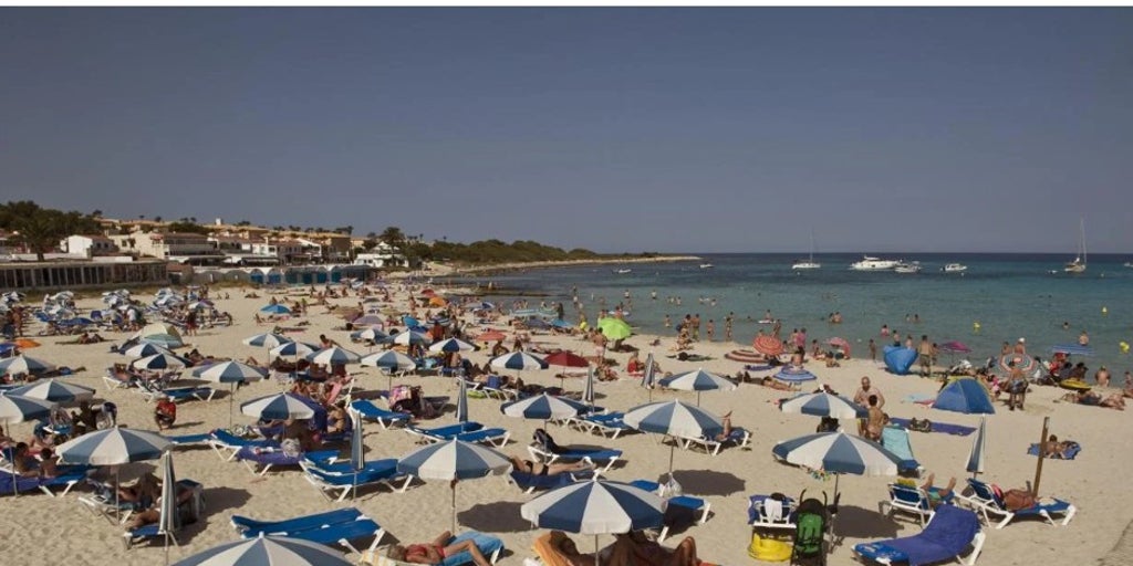 Baleares derribará hoteles antiguos con dinero de la ecotasa para ganar zonas verdes y vivienda pública