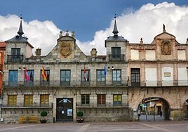 El PSOE formaliza una denuncia contra una edil de Medina del Campo por tildar de «purrela» al colectivo LGTB+