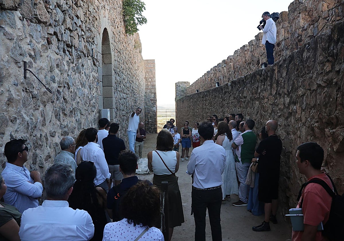 Aforo completo en la primera visita del fin de semana al castillo de Consuegra