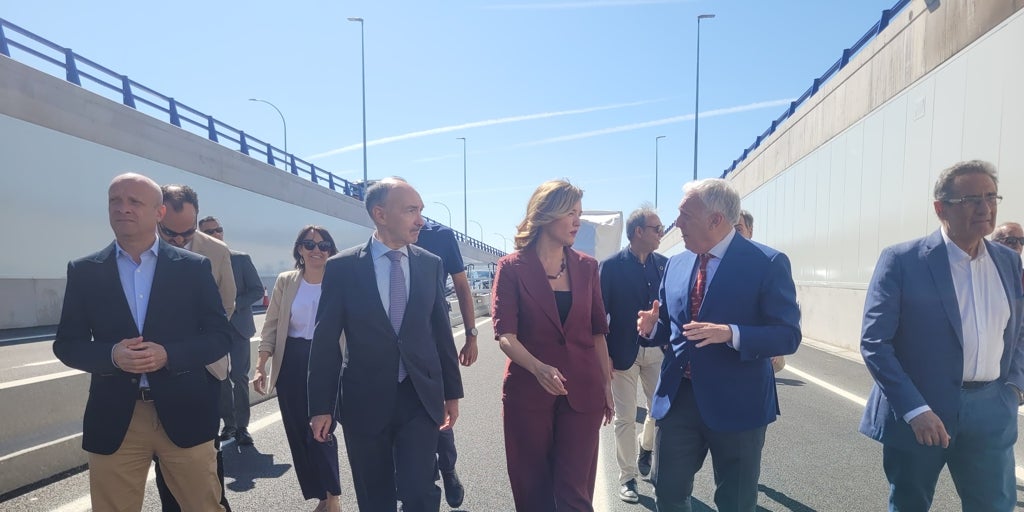 El PP se enfada con las críticas de Alegría a Azcón por sus viajes y embiste: pregunta sobre los cinco vuelos de la «portavoz de los prostíbulos» en Falcon