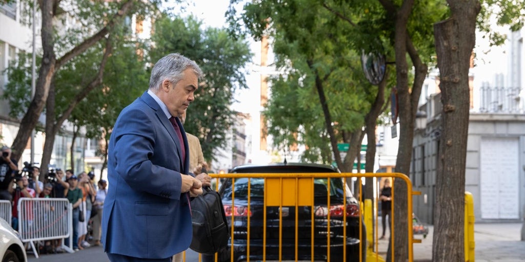 Cerdán en prisión: Bien de ánimo y leyendo 'Yo acuso: La defensa en juicios políticos'