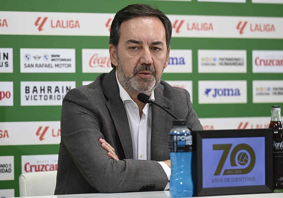 Antonio Fernández Monterrubio compareciendo en rueda de prensa