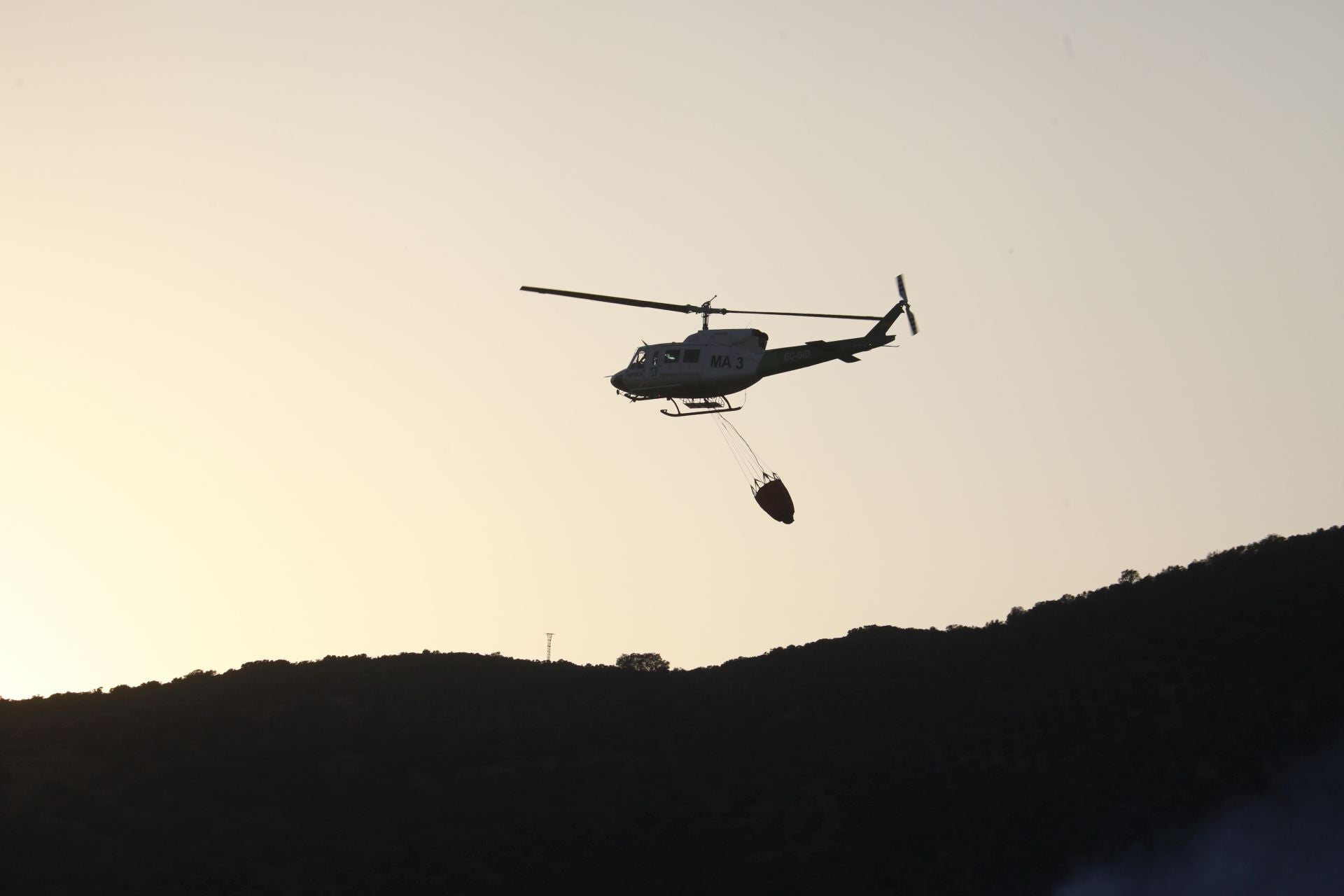 El incendio en la zona del Castillo de la Albaida en Córdoba, en imágenes