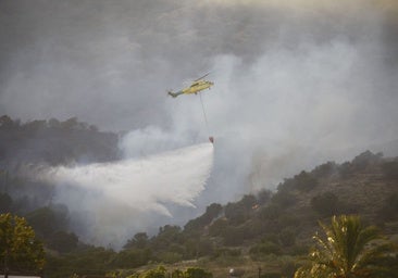 El incendio en la zona del Castillo de la Albaida, en imágenes