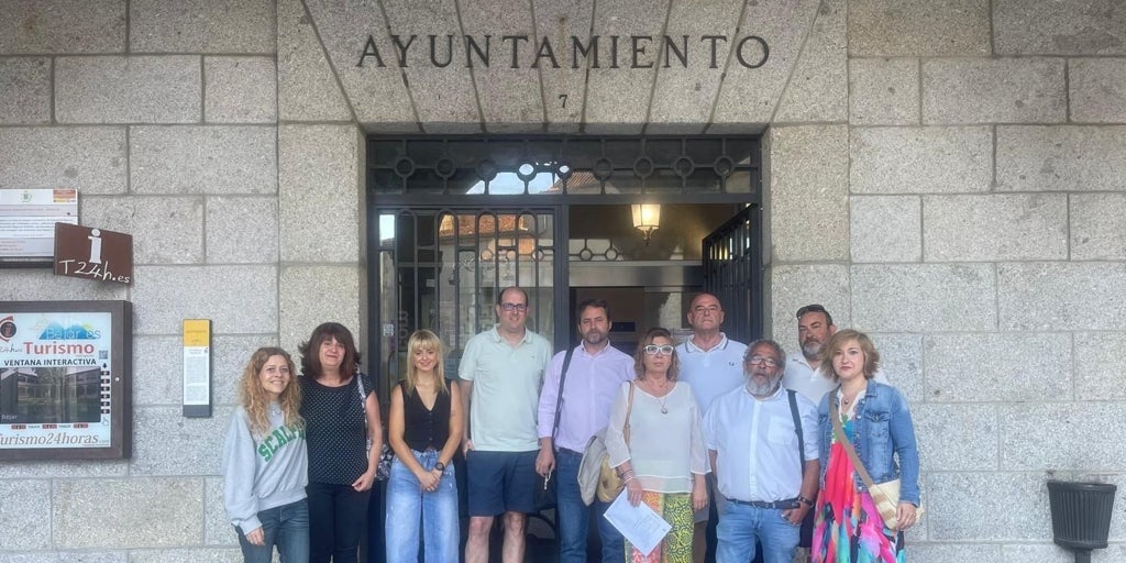 Diez concejales, incluidos dos ex del PP, registran la moción de censura contra el alcalde de Béjar y proponen al socialista Antonio Cámara como relevo