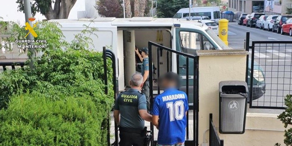 Detienen a dos peligrosos fugitivos de la justicia francesa por robar en diez coches en la costa alicantina