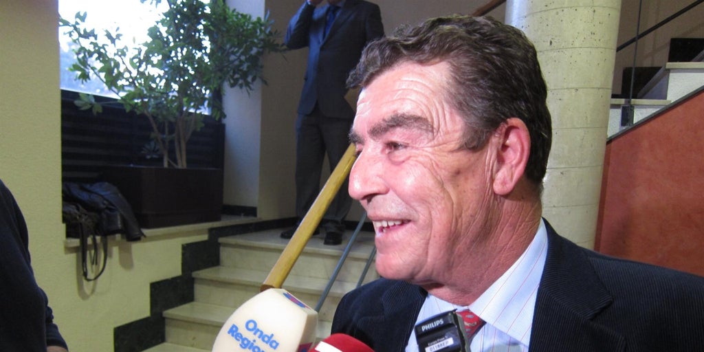 El juez de menores Emilio Calatayud cuelga la toga