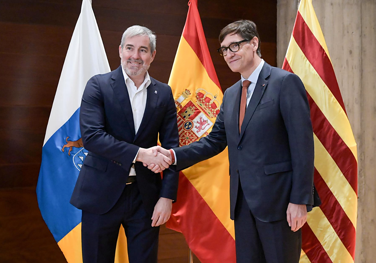El presidente canario Fernando Clavijo y el president Salvador Illa en una foto de enero de 2025