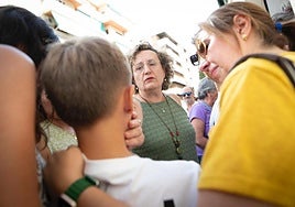 Juana Rivas acude al punto de entrega con su hijo menor, quien no quiere irse a Italia: «Me va a matar como vuelva, no puedo volver»