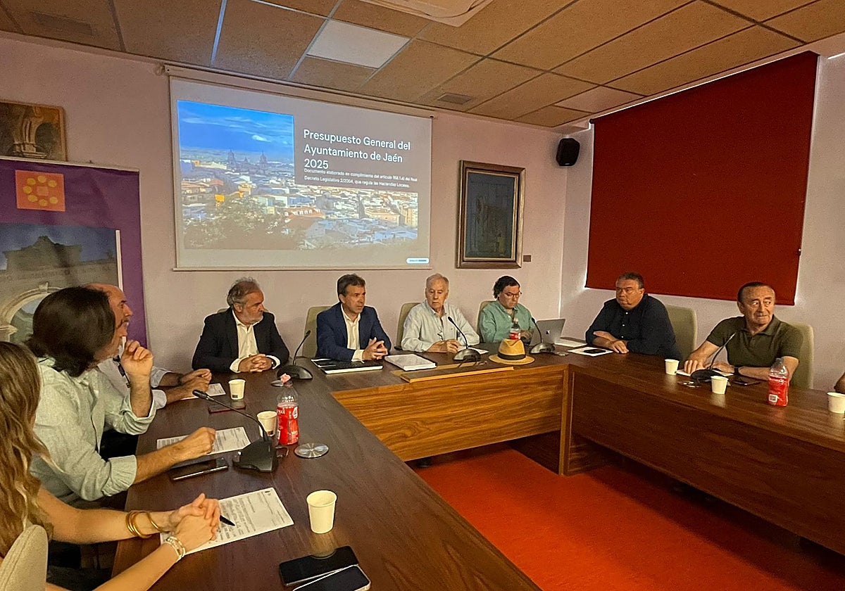 El alcalde, Julio Millán, ante el CES Local