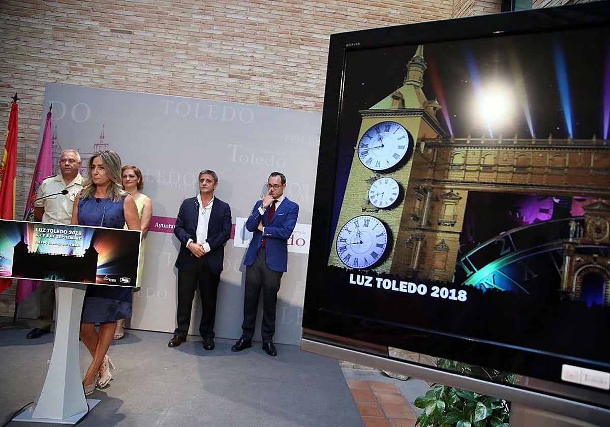 Tolón presenta 'Luz Toledo' junto al responsable de Acciona Producciones en 2018