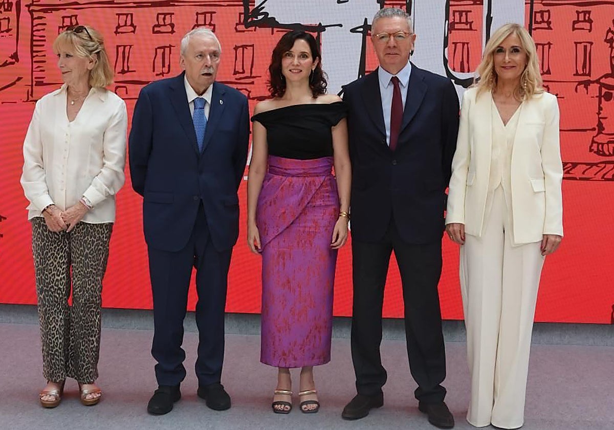Isabel Díaz Ayuso, con los expresidentes Esperanza Aguirre, Joaquín Leguina, Alberto Ruiz-Gallardón y Cristina Cifuentes
