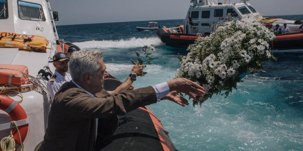 El Gobierno concede al Alto Comisionado de la ONU para los Refugiados la Cruz de la Orden de Isabel la Católica