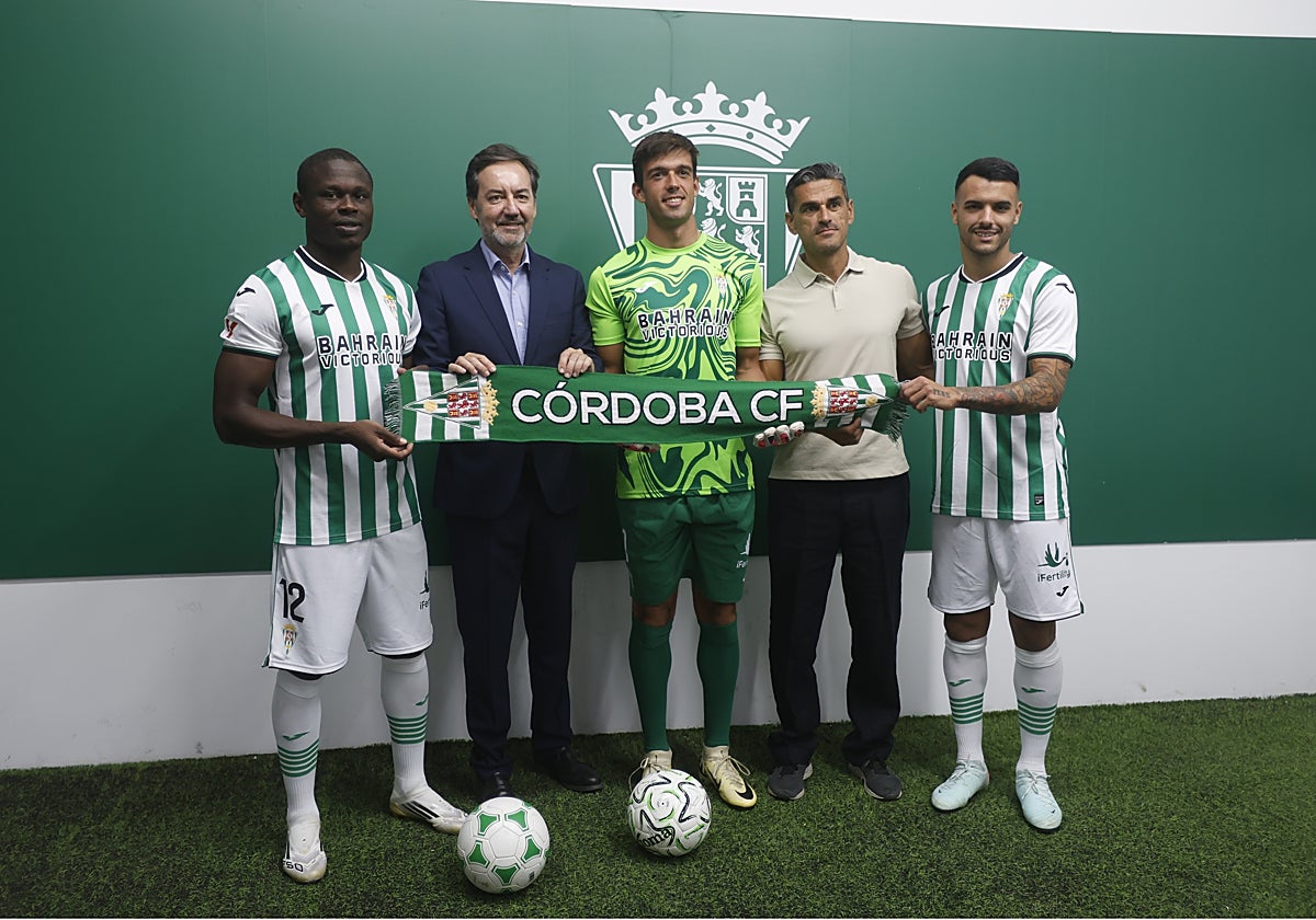 Fomeyem, Iker Álvarez y Álex Martín en su presentación