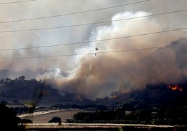El origen del incendio en la Sierra de Córdoba está en una cuneta y ha quemado por ahora 84 hectáreas