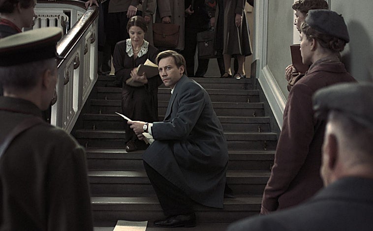 Imagen principal - Fotogramas de 'Dos fiscales', 'Magallanes' y 'Sorry, baby'