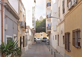 Mata a puñaladas a su padre y lo deja tirado en la calle para huir, pero es detenido a las dos horas por la Policía