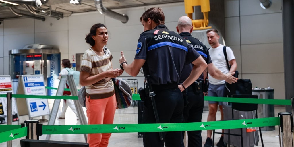 AENA resucita la polémica de los indigentes de Barajas con su expulsión a espaldas al Ayuntamiento de Madrid