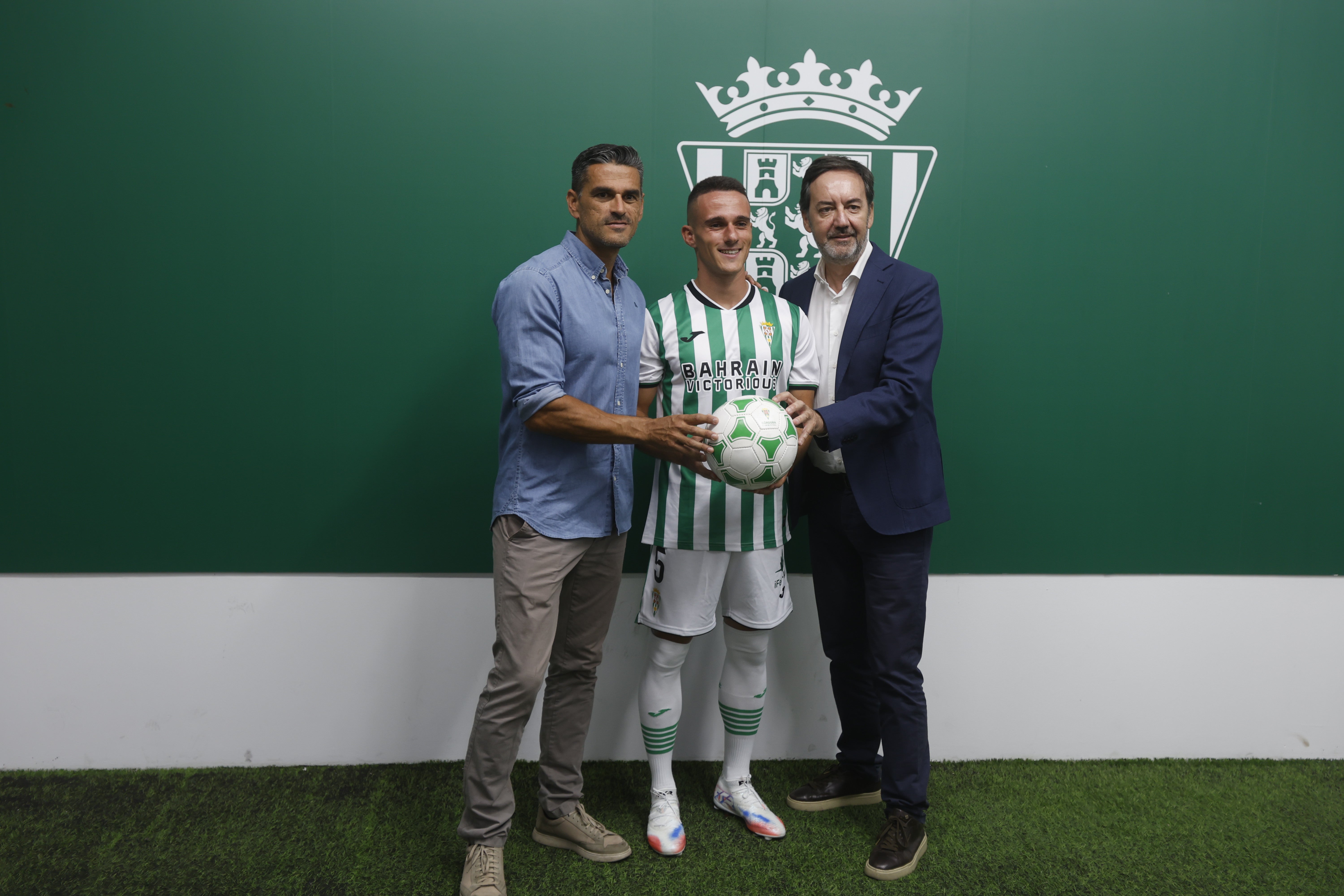 Las mejores imágenes de la presentación de Kevin Medina, Dani Requena y Diego Bri con el Córdoba CF