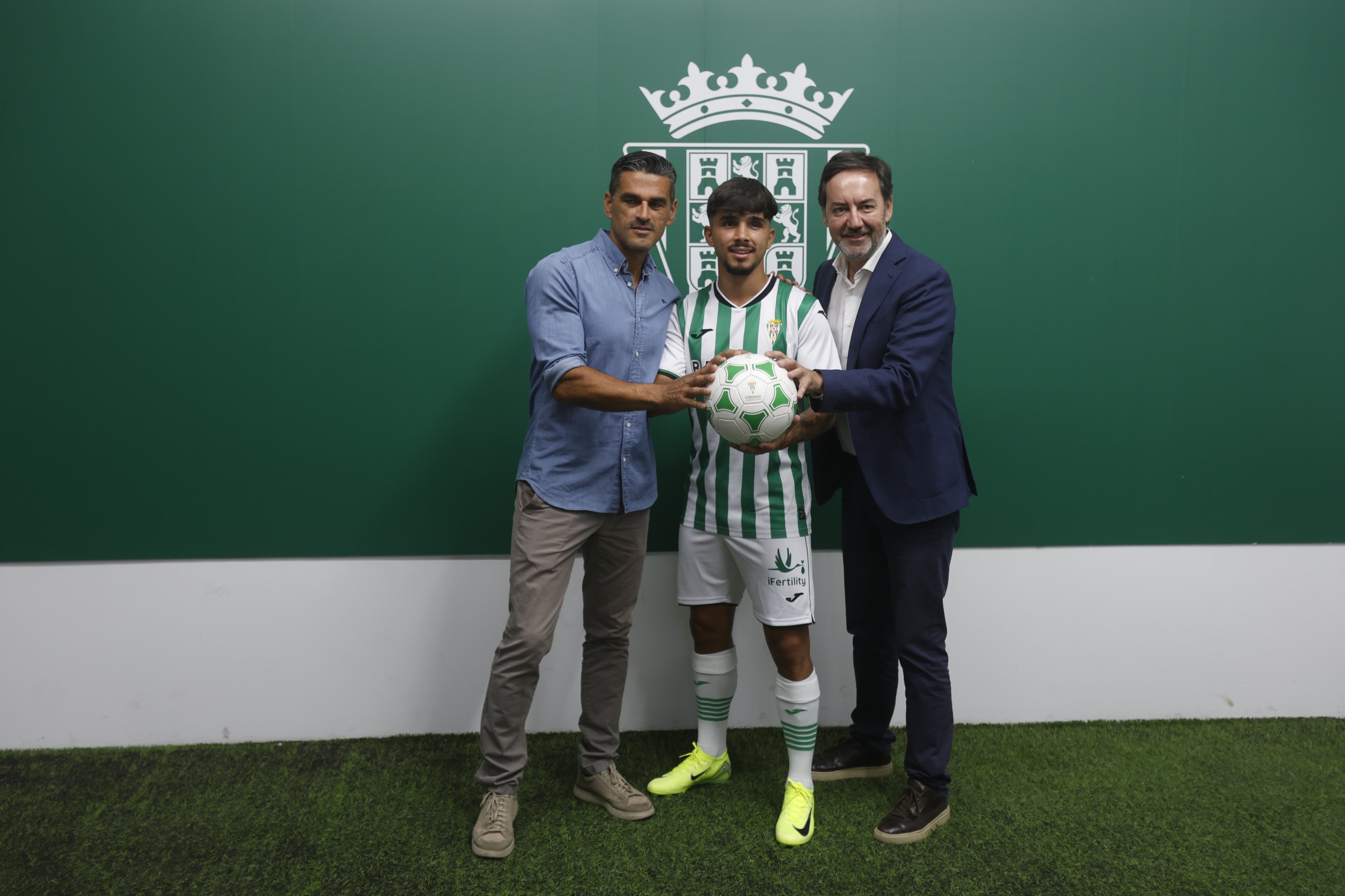Las mejores imágenes de la presentación de Kevin Medina, Dani Requena y Diego Bri con el Córdoba CF