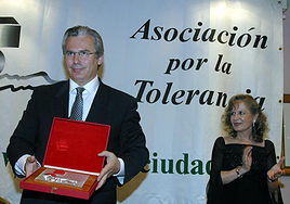 La Asociación por la Tolerancia «disiente de la trayectoria» de Garzón, al que premió en 2003