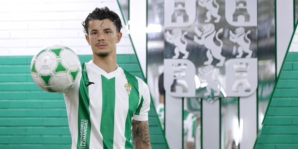 El Córdoba CF sella la rescisión de contrato del extremo británico Jude Soonsup-Bell