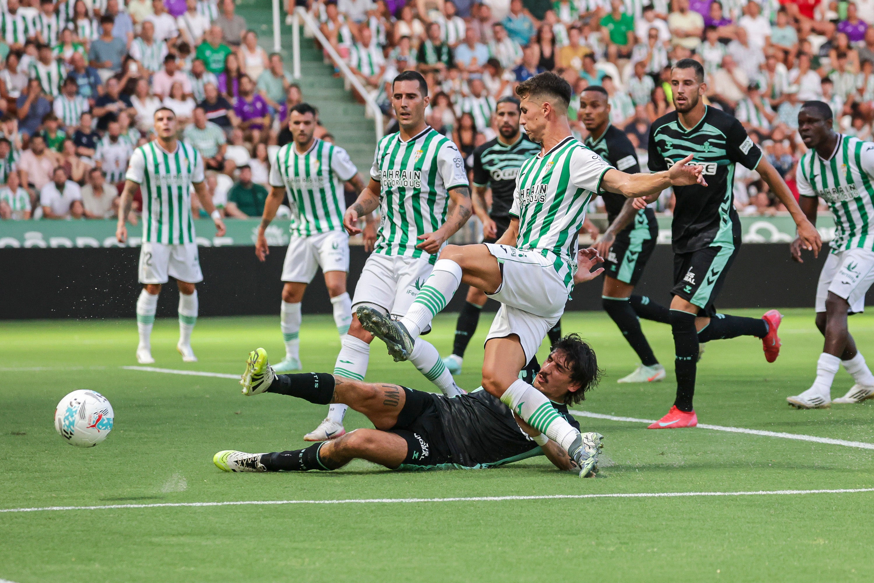 Las imágenes del ambientazo en el Arcángel en el Córdoba CF-Real Betis