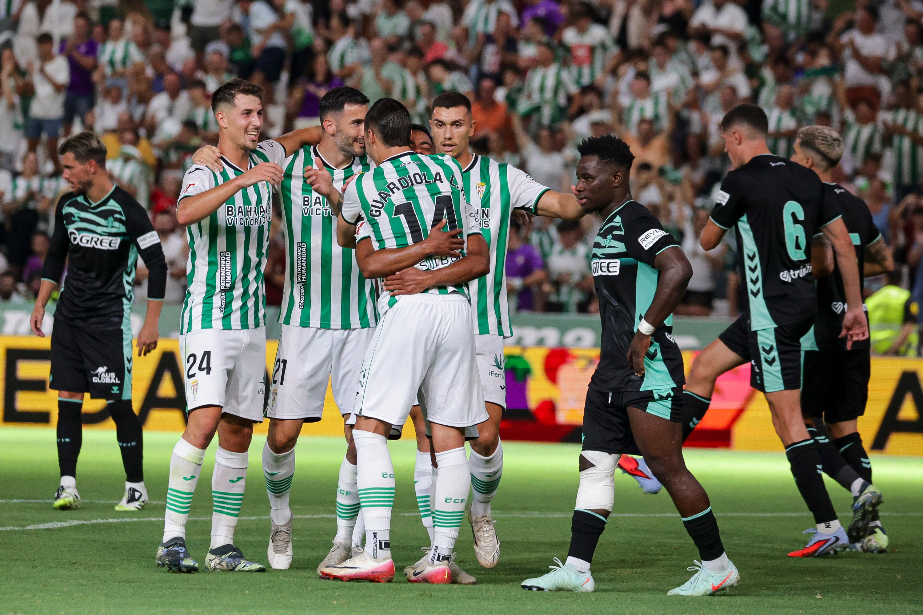 Las imágenes del ambientazo en el Arcángel en el Córdoba CF-Real Betis