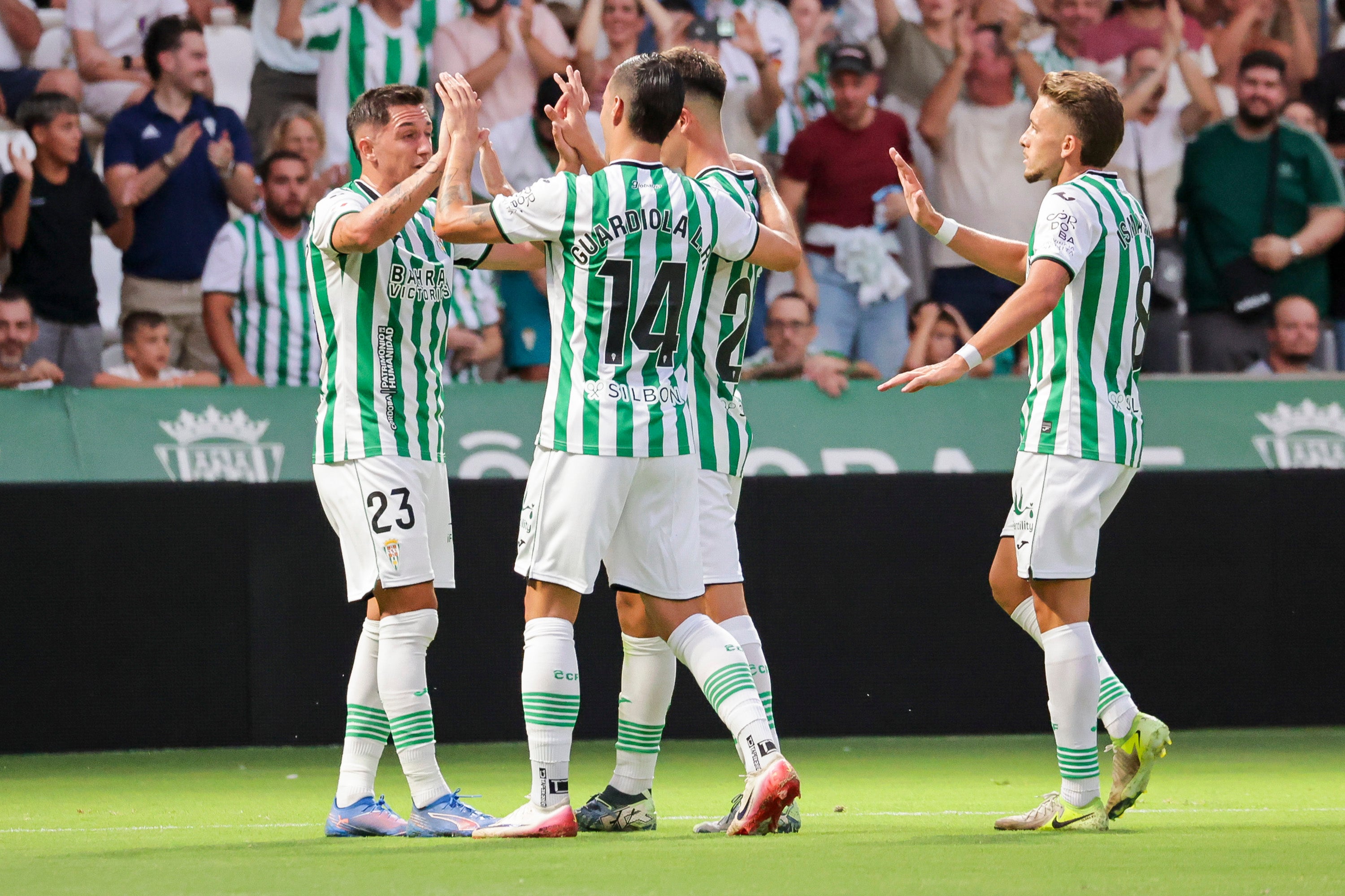 Las imágenes del ambientazo en el Arcángel en el Córdoba CF-Real Betis