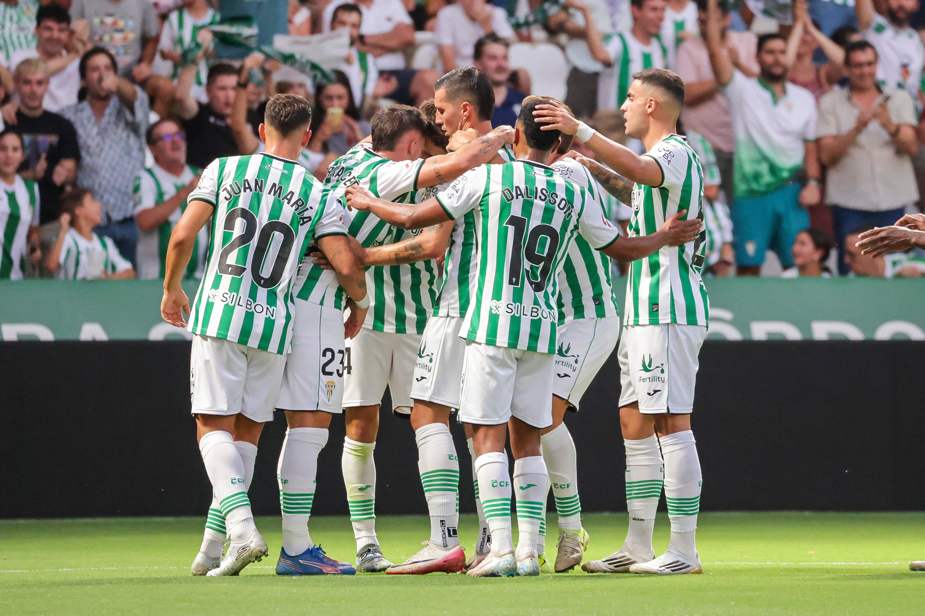 Las imágenes del ambientazo en el Arcángel en el Córdoba CF-Real Betis