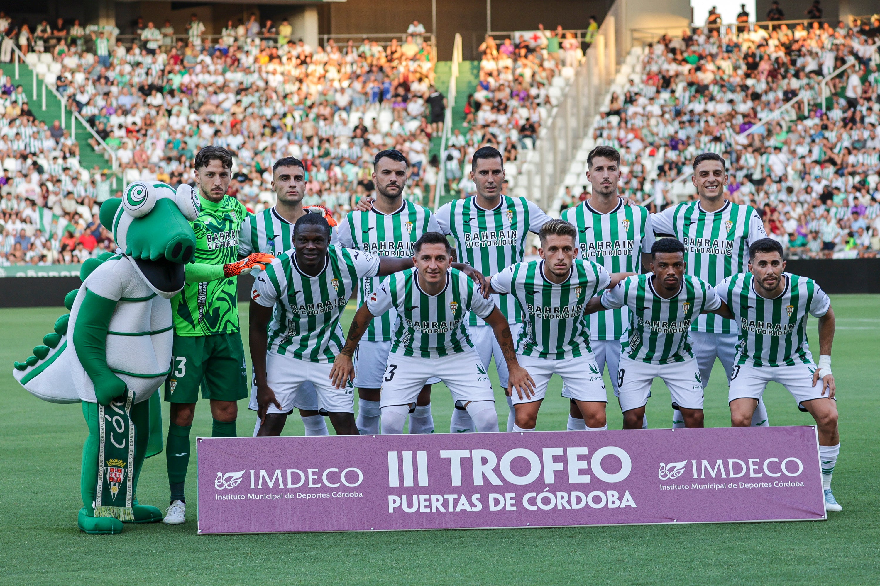 Las imágenes del ambientazo en el Arcángel en el Córdoba CF-Real Betis