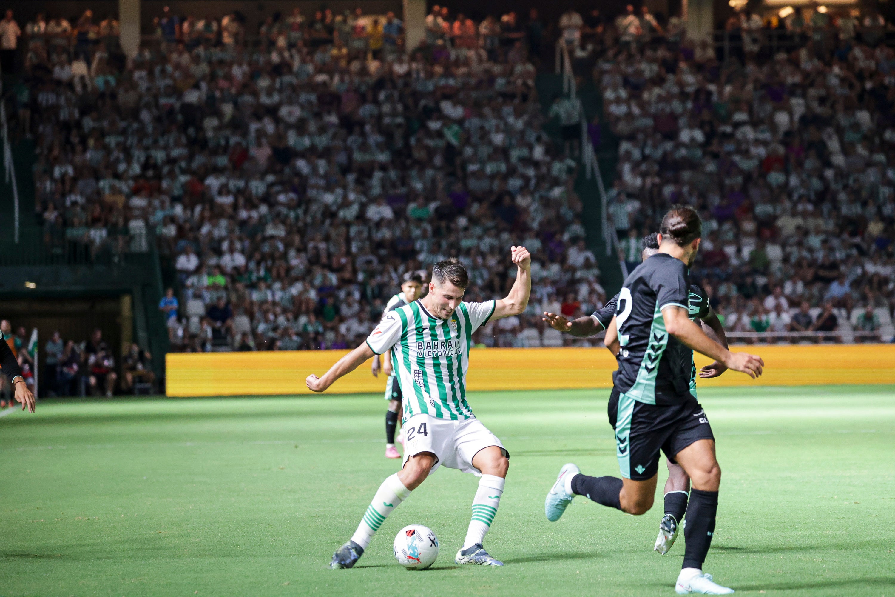 Las imágenes del ambientazo en el Arcángel en el Córdoba CF-Real Betis