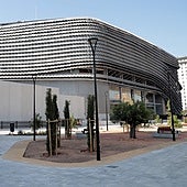 El Ayuntamiento y Roig Arena firman un convenio de colaboración para la gestión del jardín municipal contiguo