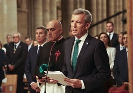 Rueda encomienda al Apóstol tolerancia ante la turismofobia e inspiración para regular «con acierto» la inmigración