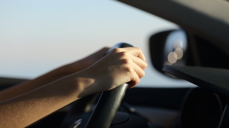Las autoescuelas andaluzas avisan de la falta de exámenes para obtener el carné de conducir