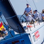 El reencuentro del Rey con la tripulación del Aifos inaugura las vacaciones oficiales en Palma