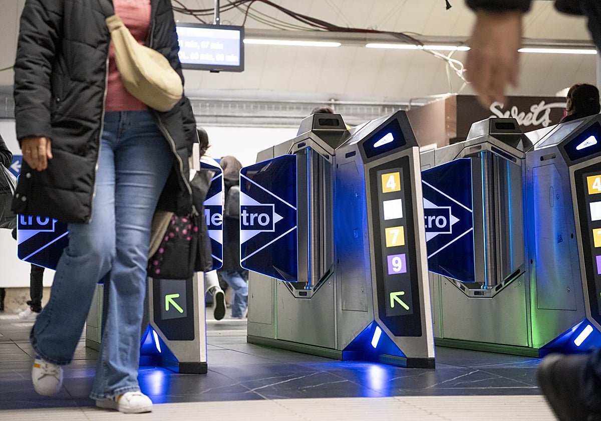 Los nuevos tornos del Metro de Madrid en el Intercambiador de Avenida de América