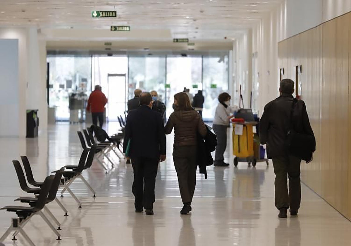 Uno de los pasillos de la Ciudad de la Justicia de Córdoba